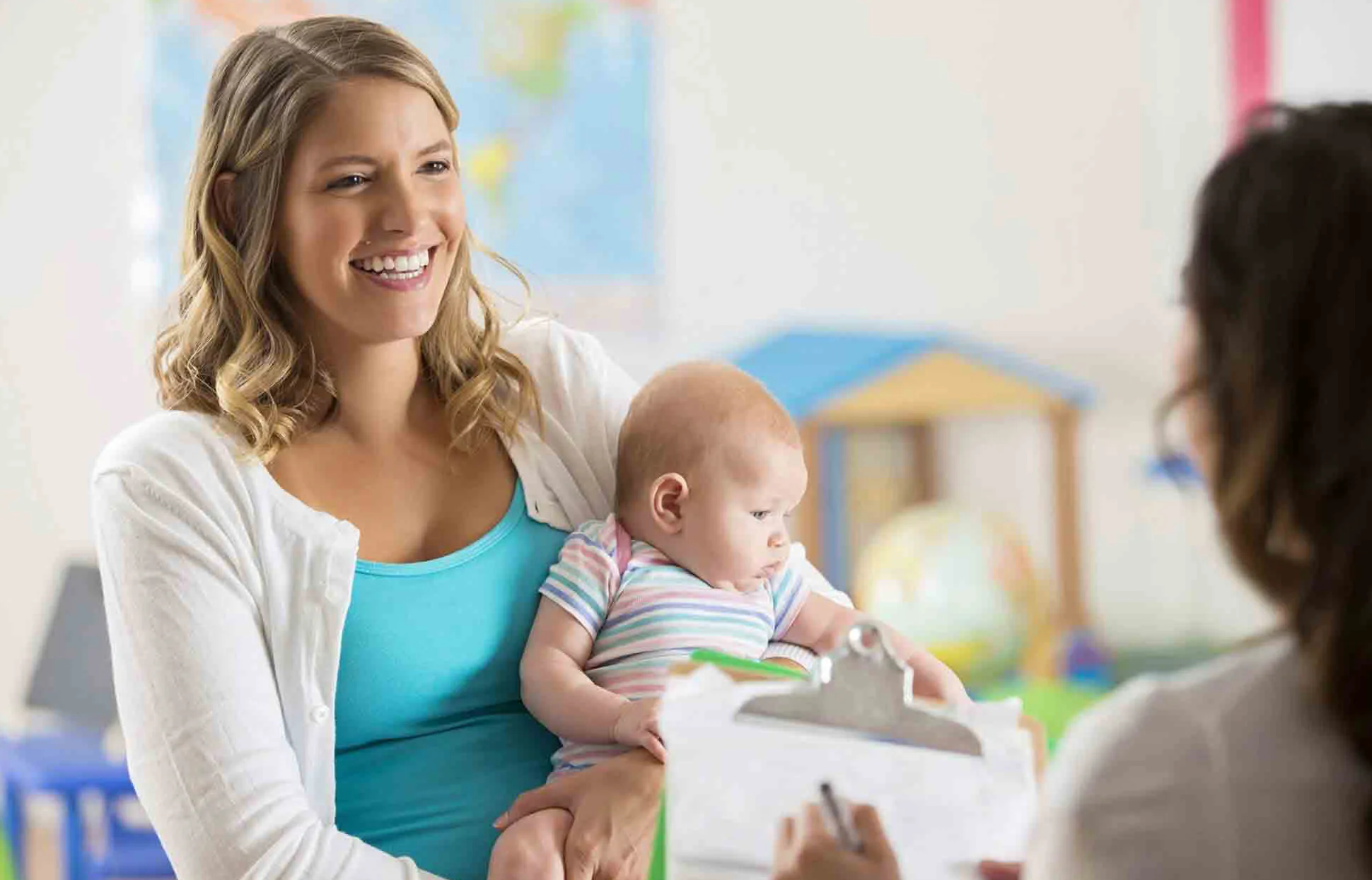 پرستار کودک در کرج با قرارداد رسمی و ضمانت سلامت کودک